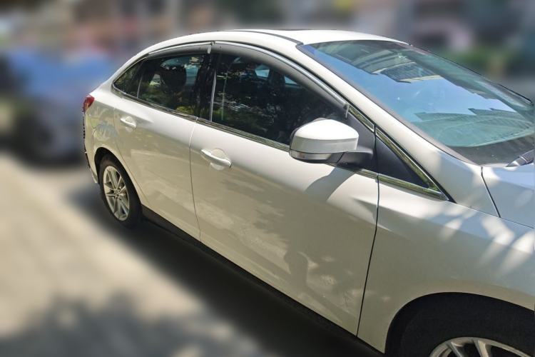 Used Ford Focus 2017 Sedan 1.6L Automatic Fashion Edition Smart Drive Version Front Right 45 Deg