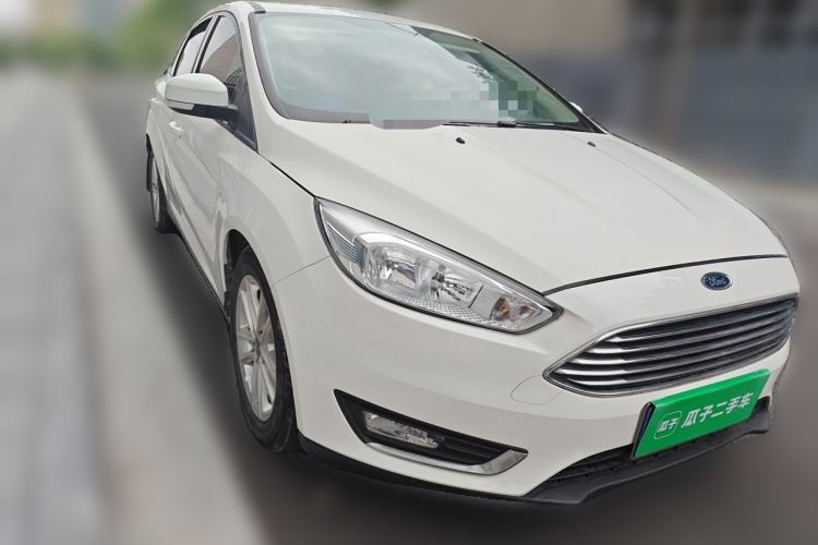 Used Ford Focus 2017 Sedan EcoBoost 125 Automatic Supreme Style SmartDrive Edition Front Right 45 Deg
