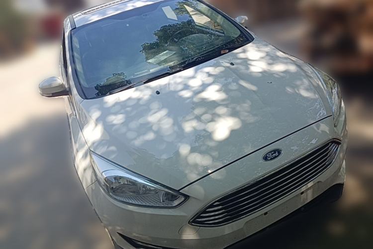 Used Ford Focus 2017 Sedan EcoBoost 180 Automatic Elite Model Front Right 45 Deg