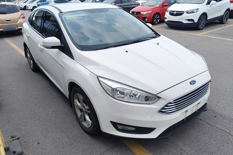 Used Ford Focus 2017 Sedan 1.6L Automatic Comfort Plus SmartDrive Edition Front Right 45 Deg