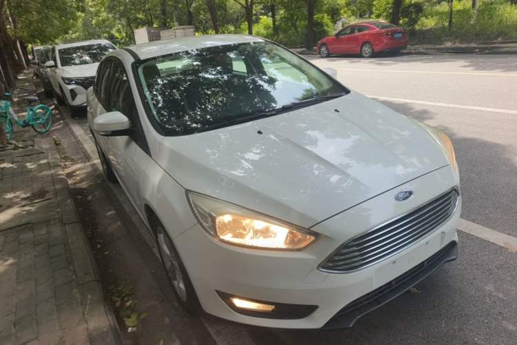Used Ford Focus 2017 Sedan 1.6L Automatic Comfort Plus SmartDrive Edition Front Right 45 Deg