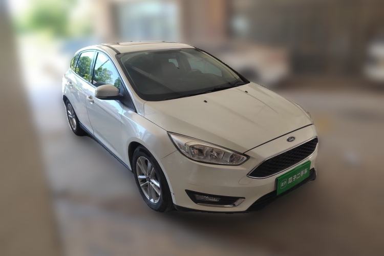 Used Ford Focus 2017 Hatchback EcoBoost 125 Automatic - Ultra-Powerful Style Edition with Smart Drive Features Front Right 45 Deg