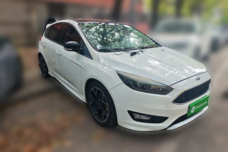 Used Ford Focus 2017 1.5T CTCC White and Black Limited Edition Front Right 45 Deg