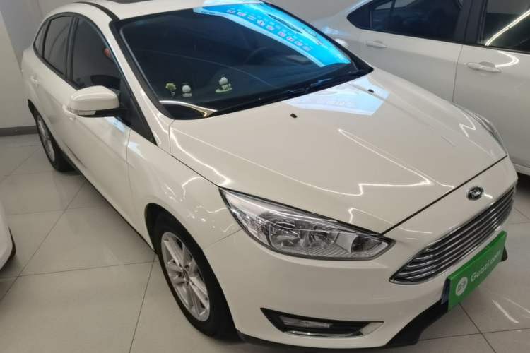 Used Ford Focus 2017 Sedan 1.6L Automatic Fashion Edition Smart Drive Version Front Right 45 Deg
