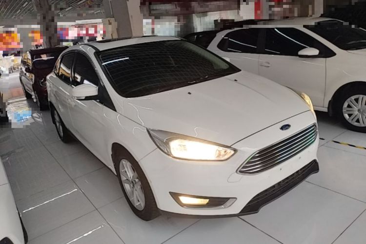 Used Ford Focus 2017 Sedan 1.6L Manual Fashion Edition Smart Drive Version Front Right 45 Deg
