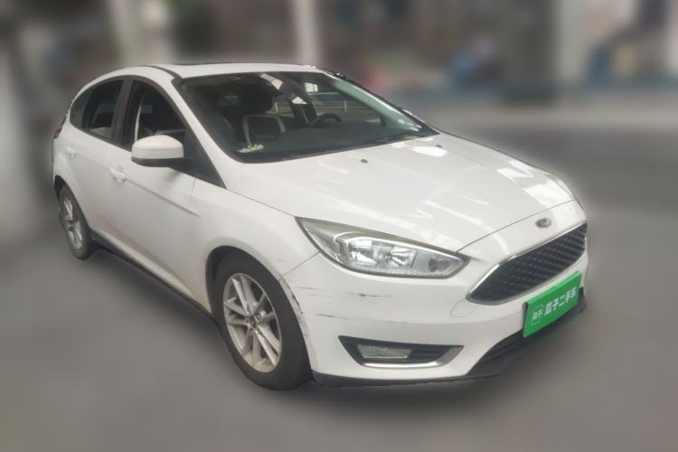 Used Ford Focus 2017 Hatchback EcoBoost 125 Automatic - Ultra-Powerful Style Edition with Smart Drive Features Front Right 45 Deg