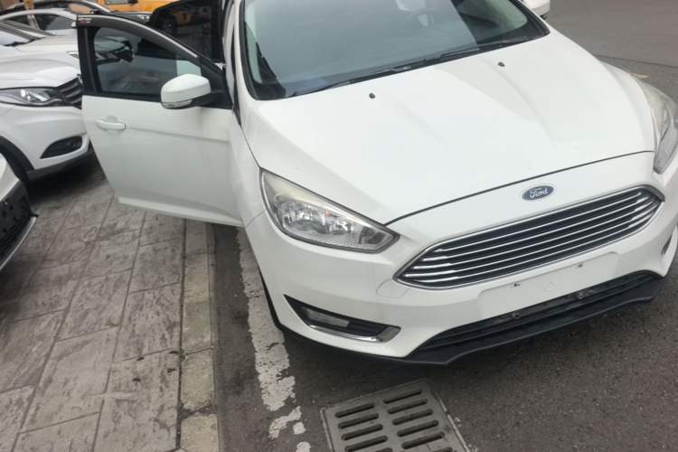 Used Ford Focus 2017 Sedan 1.6L Automatic Fashion Edition Smart Drive Version Front Right 45 Deg