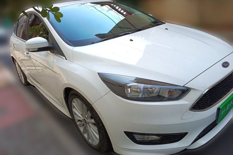 Used Ford Focus 2017 Hatchback EcoBoost 180 Automatic Sport Model Front Right 45 Deg