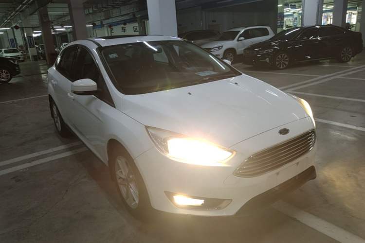 Used Ford Focus 2017 Sedan 1.6L Automatic Fashion Edition Smart Drive Version Front Right 45 Deg