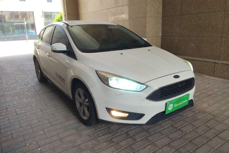 Used Ford Focus 2017 Hatchback 1.6L Automatic Comfort Plus SmartDrive Edition Front Right 45 Deg