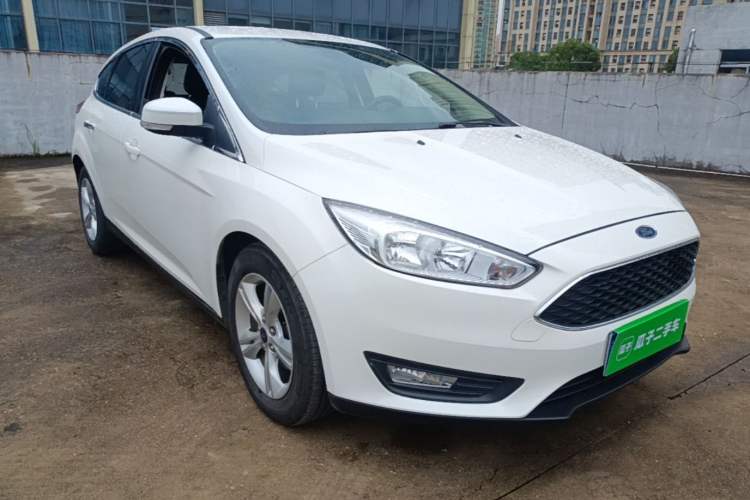 Used Ford Focus 2017 Hatchback 1.6L Automatic Comfort Plus SmartDrive Edition Front Right 45 Deg
