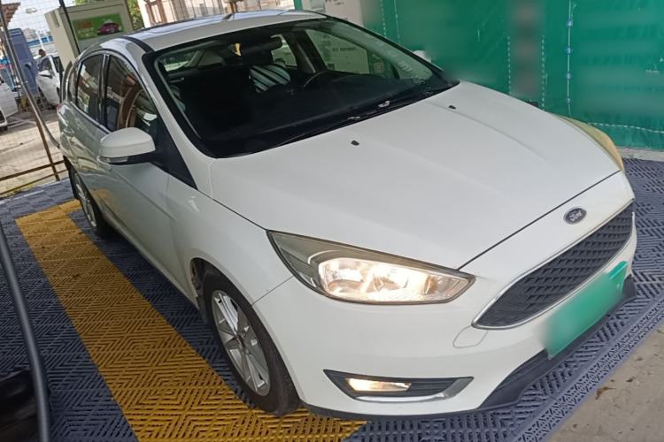 Used Ford Focus 2017 Hatchback 1.6L Automatic Fashion Edition Smart Drive Version Front Right 45 Deg