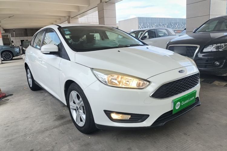 Used Ford Focus 2017 Hatchback 1.6L Automatic Comfort Plus SmartDrive Edition Front Right 45 Deg