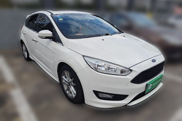 Used Ford Focus 2017 Hatchback EcoBoost 125 Automatic - Ultra-Powerful Style Edition with Smart Drive Features Front Right 45 Deg
