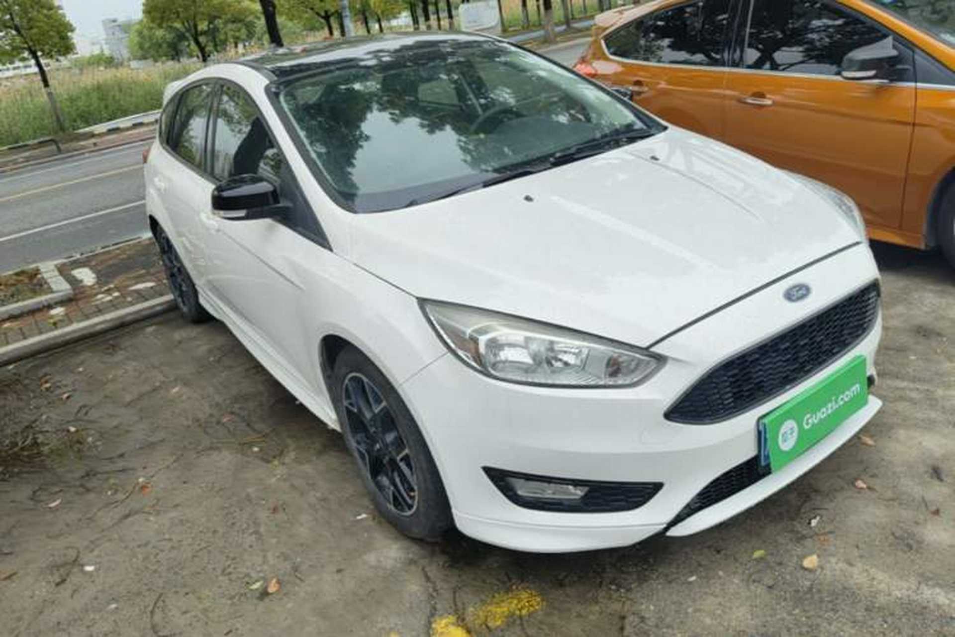 Used Ford Focus 2017 Hatchback EcoBoost 180 Automatic Elite Model Front Right 45 Deg