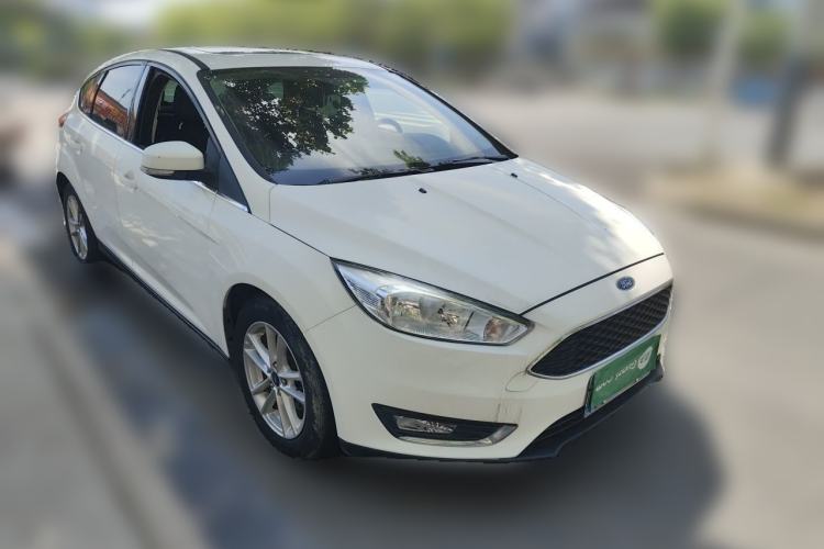Used Ford Focus 2017 Hatchback EcoBoost 180 Automatic Elite Model Front Right 45 Deg