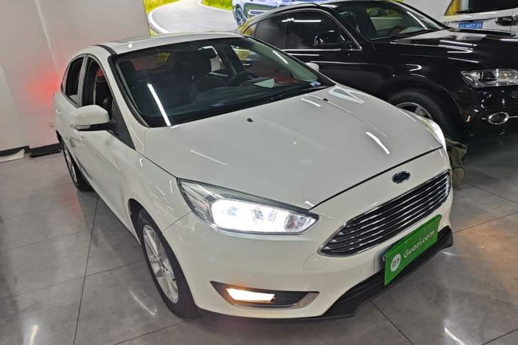 Used Ford Focus 2017 Sedan 1.6L Automatic Fashion Edition Smart Drive Version Front Right 45 Deg