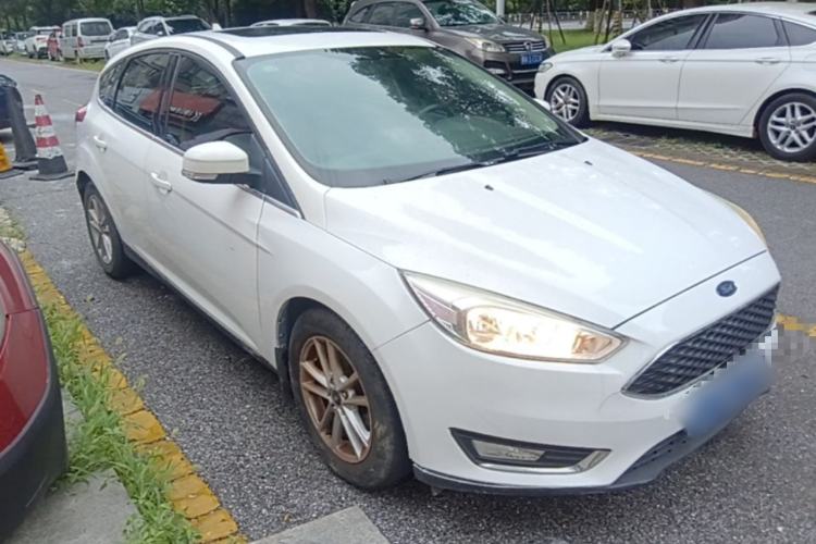 Used Ford Focus 2017 Hatchback EcoBoost 180 Automatic Elite Model Front Right 45 Deg