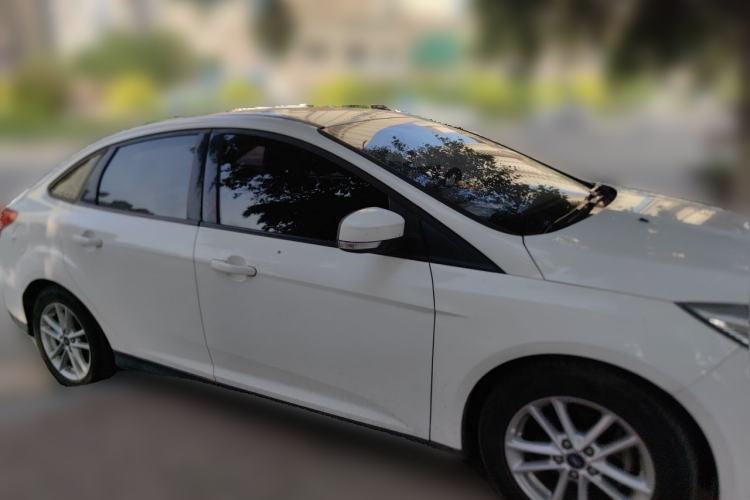 Used Ford Focus 2017 Sedan 1.6L Manual Fashion Edition Smart Drive Version Front Right 45 Deg