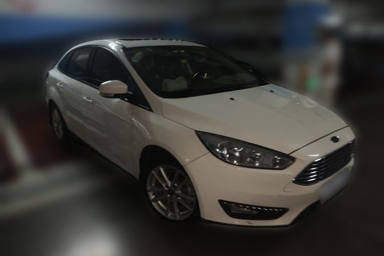 Used Ford Focus 2017 Sedan EcoBoost 125 Automatic Supreme Style SmartDrive Edition Front Right 45 Deg