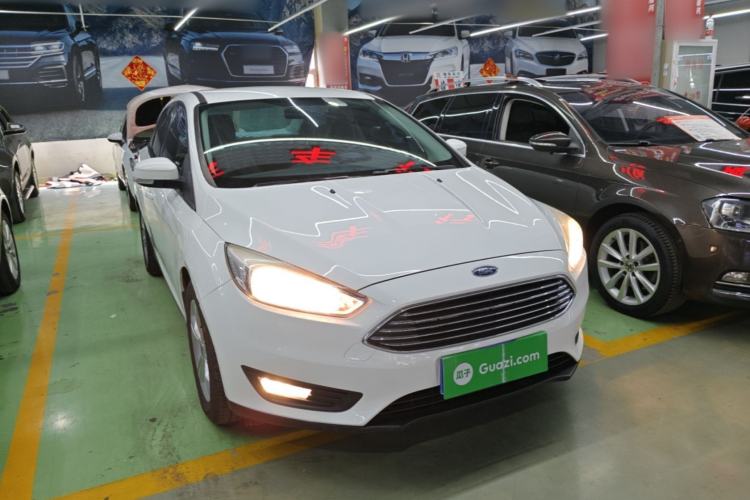Used Ford Focus 2017 Sedan 1.6L Automatic Comfort Plus SmartDrive Edition Front Right 45 Deg
