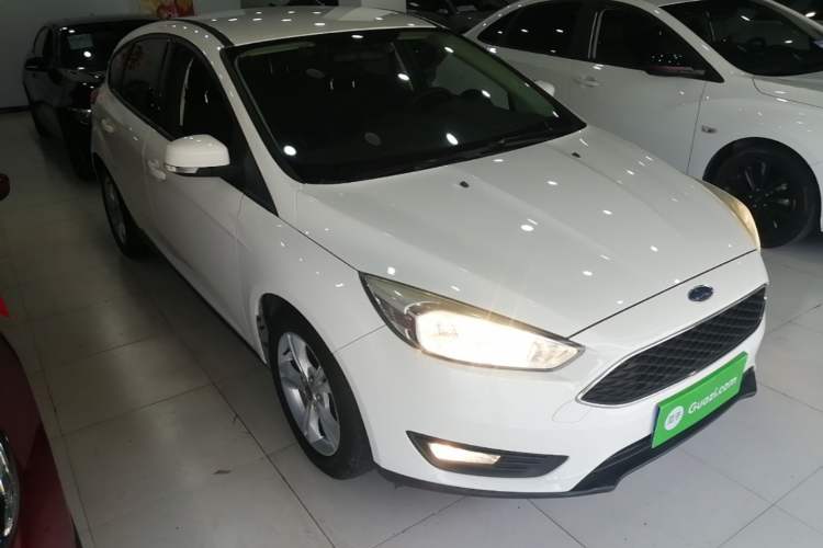 Used Ford Focus 2017 Hatchback 1.6L Automatic Comfort Plus SmartDrive Edition Front Right 45 Deg