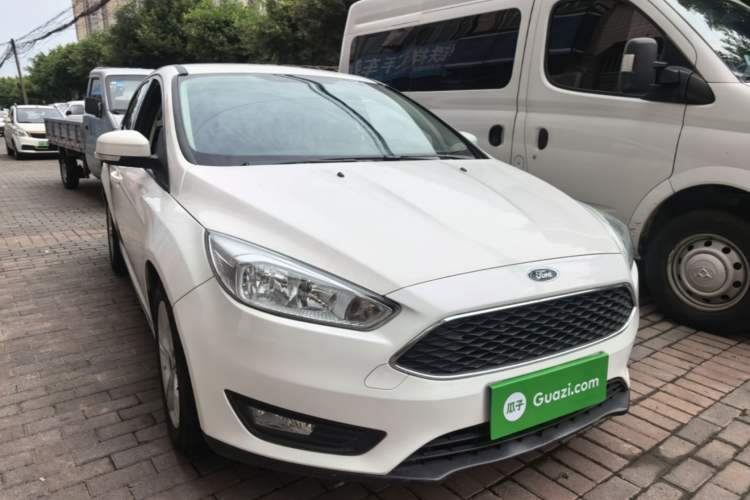 Used Ford Focus 2017 Hatchback 1.6L Automatic Comfort Plus SmartDrive Edition Front Right 45 Deg