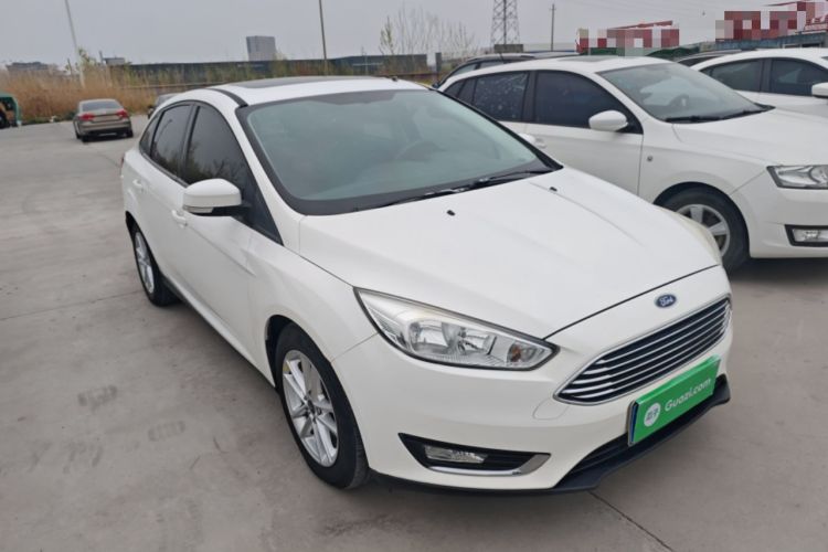 Used Ford Focus 2017 Sedan EcoBoost 125 Automatic Supreme Style SmartDrive Edition Front Right 45 Deg