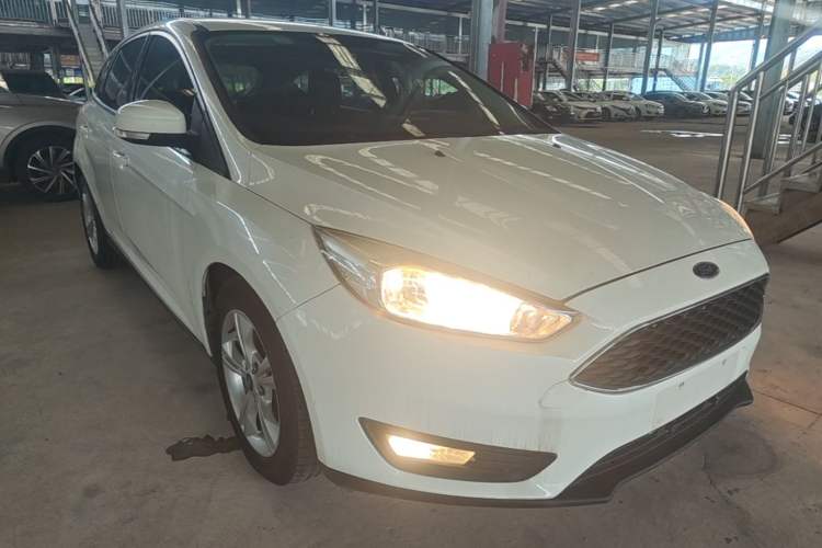 Used Ford Focus 2017 Hatchback 1.6L Automatic Comfort Plus SmartDrive Edition Front Right 45 Deg