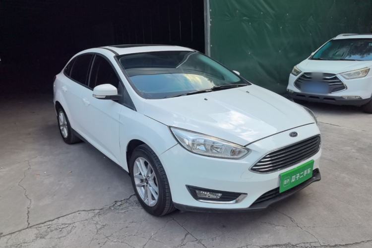 Used Ford Focus 2017 Sedan 1.6L Manual Fashion Edition Smart Drive Version Front Right 45 Deg