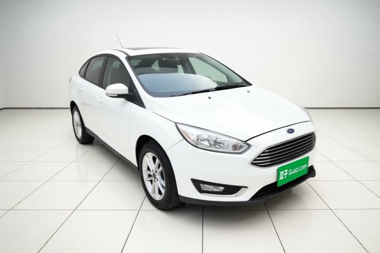 Used Ford Focus 2017 Sedan 1.6L Manual Fashion Edition Smart Drive Version Front Right 45 Deg