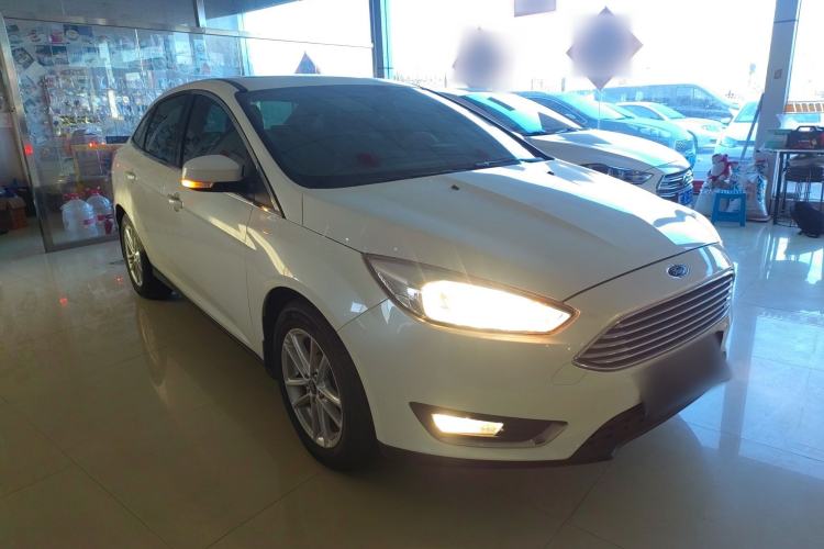 Used Ford Focus 2017 Sedan 1.6L Automatic Fashion Edition Smart Drive Version Front Right 45 Deg