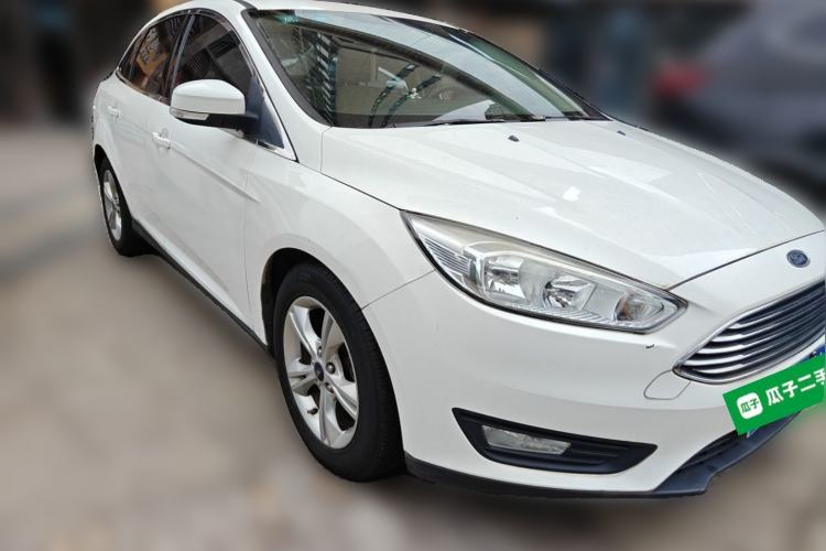 Used Ford Focus 2017 Sedan 1.6L Automatic Comfort Plus SmartDrive Edition Front Right 45 Deg
