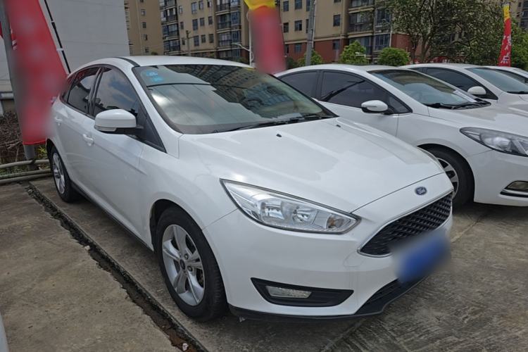 Used Ford Focus 2017 Hatchback 1.6L Automatic Comfort Plus SmartDrive Edition Front Right 45 Deg