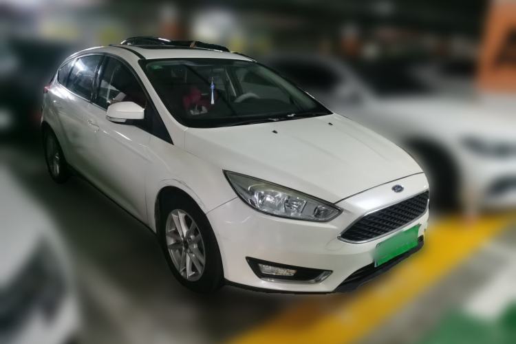 Used Ford Focus 2017 Hatchback 1.6L Automatic Fashion Edition Smart Drive Version Front Right 45 Deg