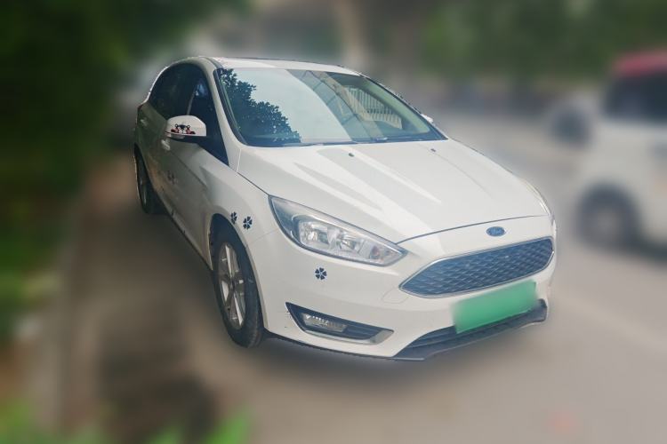 Used Ford Focus 2017 Hatchback 1.6L Automatic Fashion Edition Smart Drive Version Front Right 45 Deg