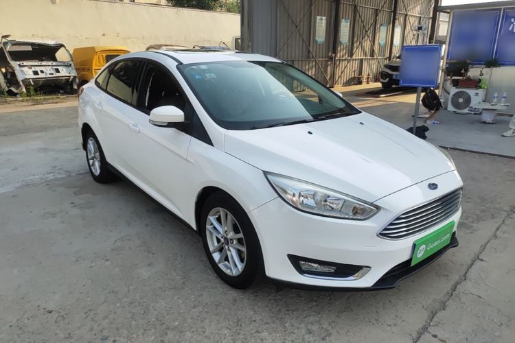 Used Ford Focus 2017 Sedan EcoBoost 125 Automatic Supreme Style SmartDrive Edition Front Right 45 Deg
