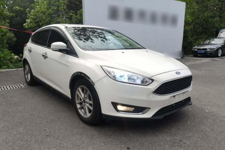 Used Ford Focus 2017 Hatchback 1.6L Automatic Fashion Edition Smart Drive Version Front Right 45 Deg