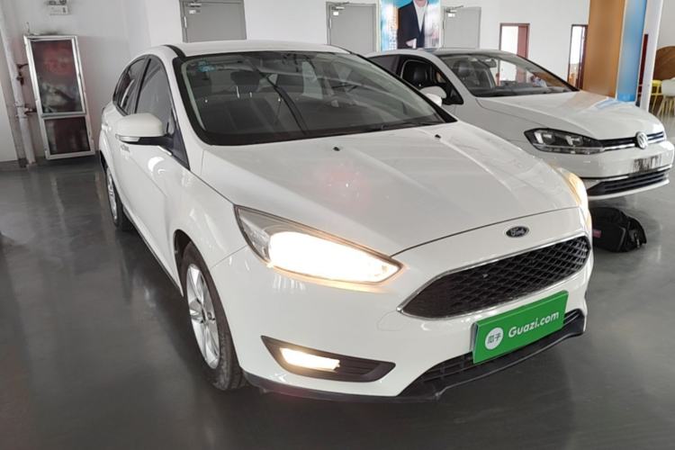 Used Ford Focus 2017 Hatchback 1.6L Automatic Comfort Plus SmartDrive Edition Front Right 45 Deg