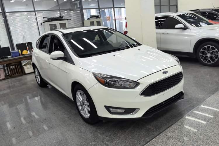 Used Ford Focus 2017 Hatchback EcoBoost 125 Automatic - Ultra-Powerful Style Edition with Smart Drive Features Front Right 45 Deg