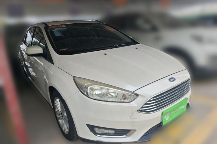Used Ford Focus 2017 Sedan EcoBoost 125 Automatic Supreme Style SmartDrive Edition Front Right 45 Deg