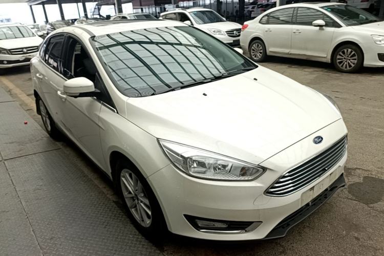 Used Ford Focus 2017 Sedan EcoBoost 180 Automatic Elite Model Front Right 45 Deg
