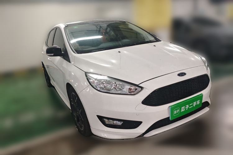 Used Ford Focus 2017 1.5T CTCC White and Black Limited Edition Front Right 45 Deg