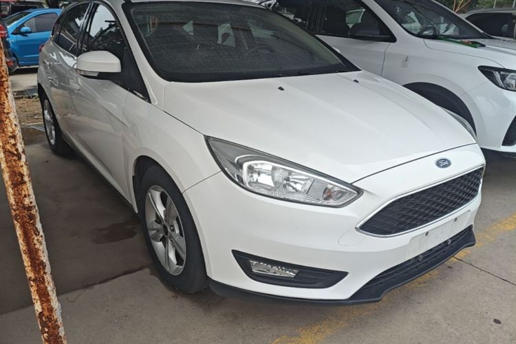 Used Ford Focus 2017 Hatchback 1.6L Automatic Comfort Plus SmartDrive Edition Front Right 45 Deg