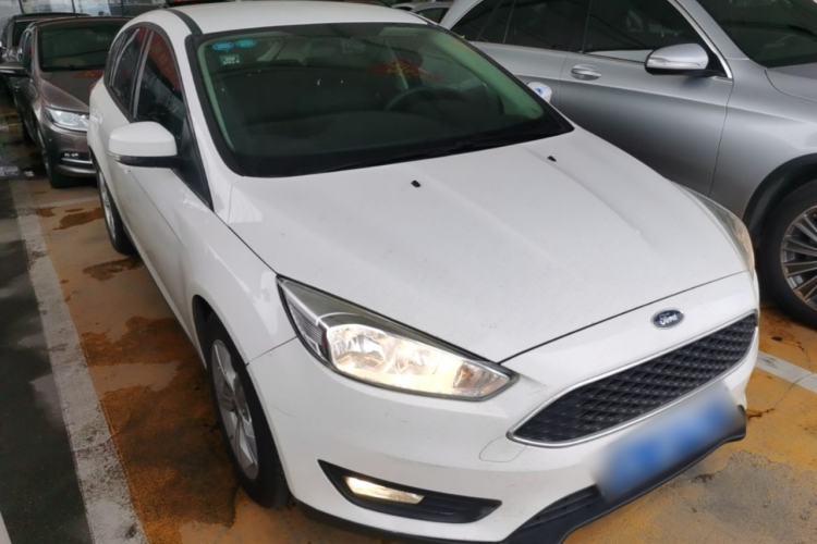 Used Ford Focus 2017 Hatchback 1.6L Automatic Comfort Plus SmartDrive Edition Front Right 45 Deg