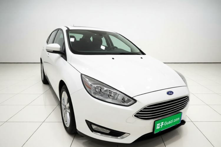 Used Ford Focus 2017 Sedan EcoBoost 125 Automatic Supreme Style SmartDrive Edition Front Right 45 Deg