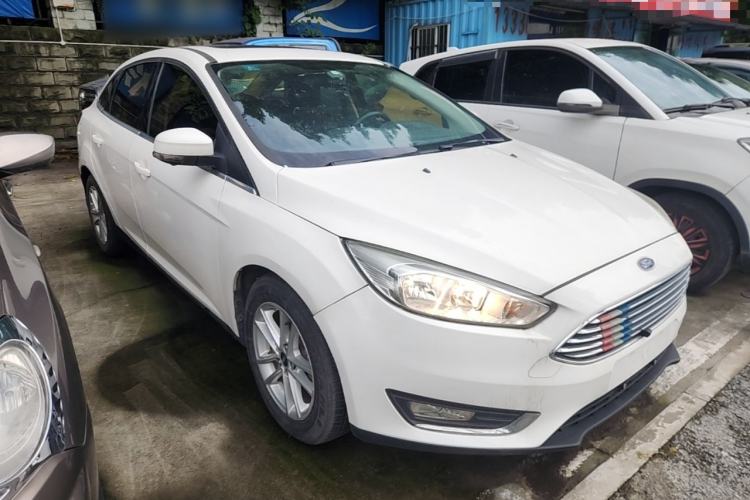 Used Ford Focus 2017 Sedan EcoBoost 180 Automatic Elite Model Front Right 45 Deg