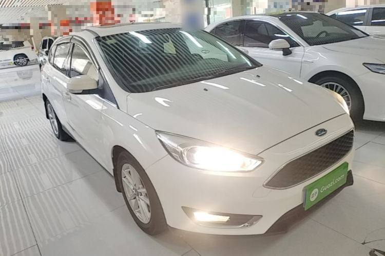 Used Ford Focus 2017 Hatchback EcoBoost 180 Automatic Elite Model Front Right 45 Deg
