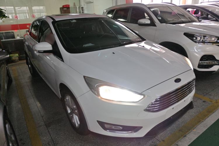 Used Ford Focus 2017 Sedan EcoBoost 180 Automatic Elite Model Front Right 45 Deg