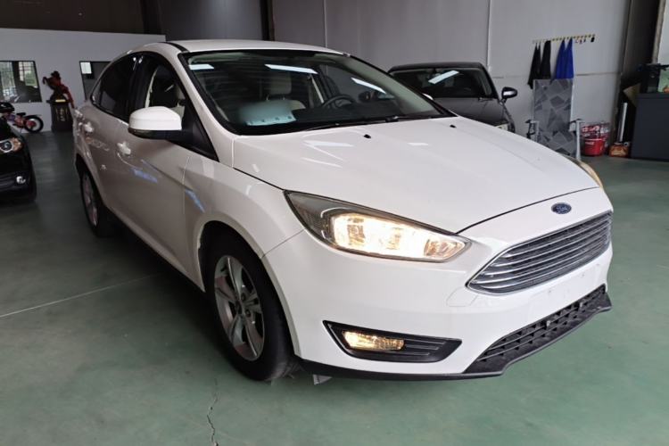 Used Ford Focus 2017 Sedan 1.6L Automatic Comfort Plus SmartDrive Edition Front Right 45 Deg